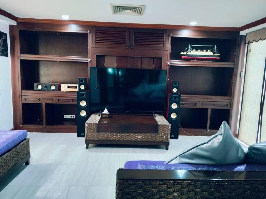 Luxury Pool 5 Bedroom *