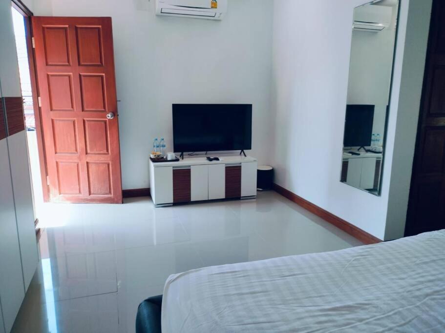 Luxury Pool 5 Bedroom Villa Pattaya